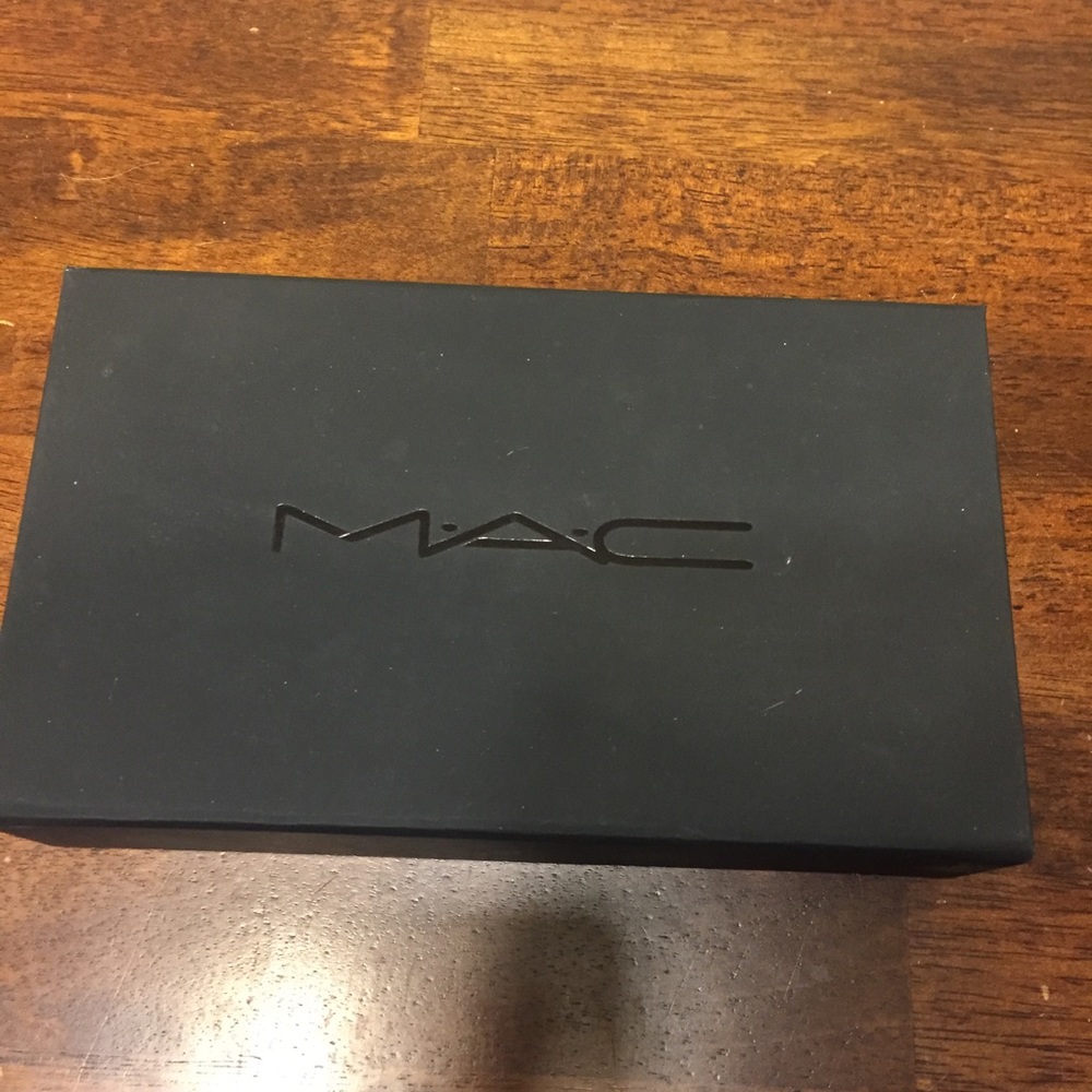 Mac gift box